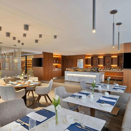 Jeddah Marriott Hotel Madinah Road Экстерьер фото The lounge at the airport