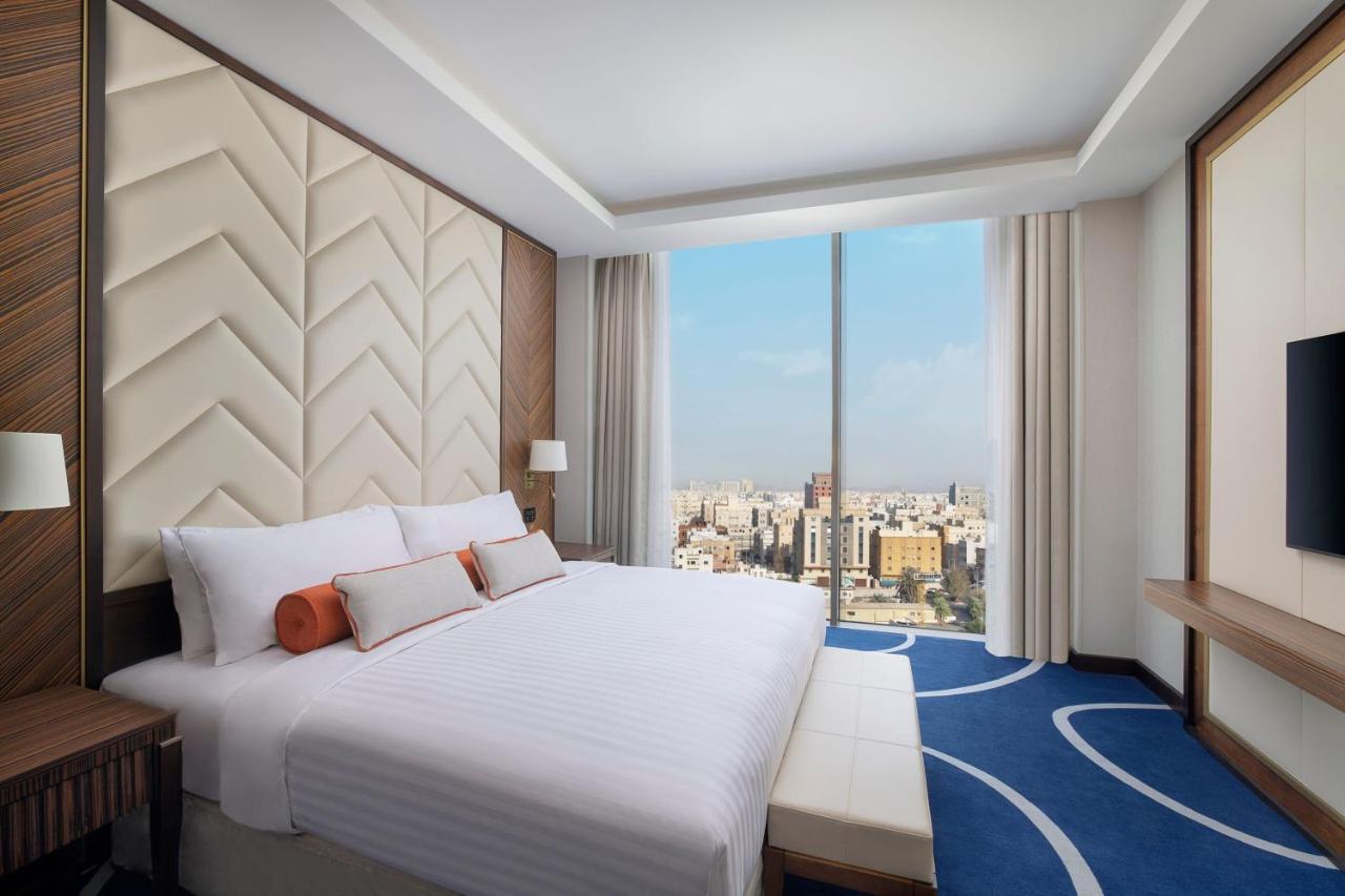 Jeddah Marriott Hotel Madinah Road Экстерьер фото A bedroom at the hotel