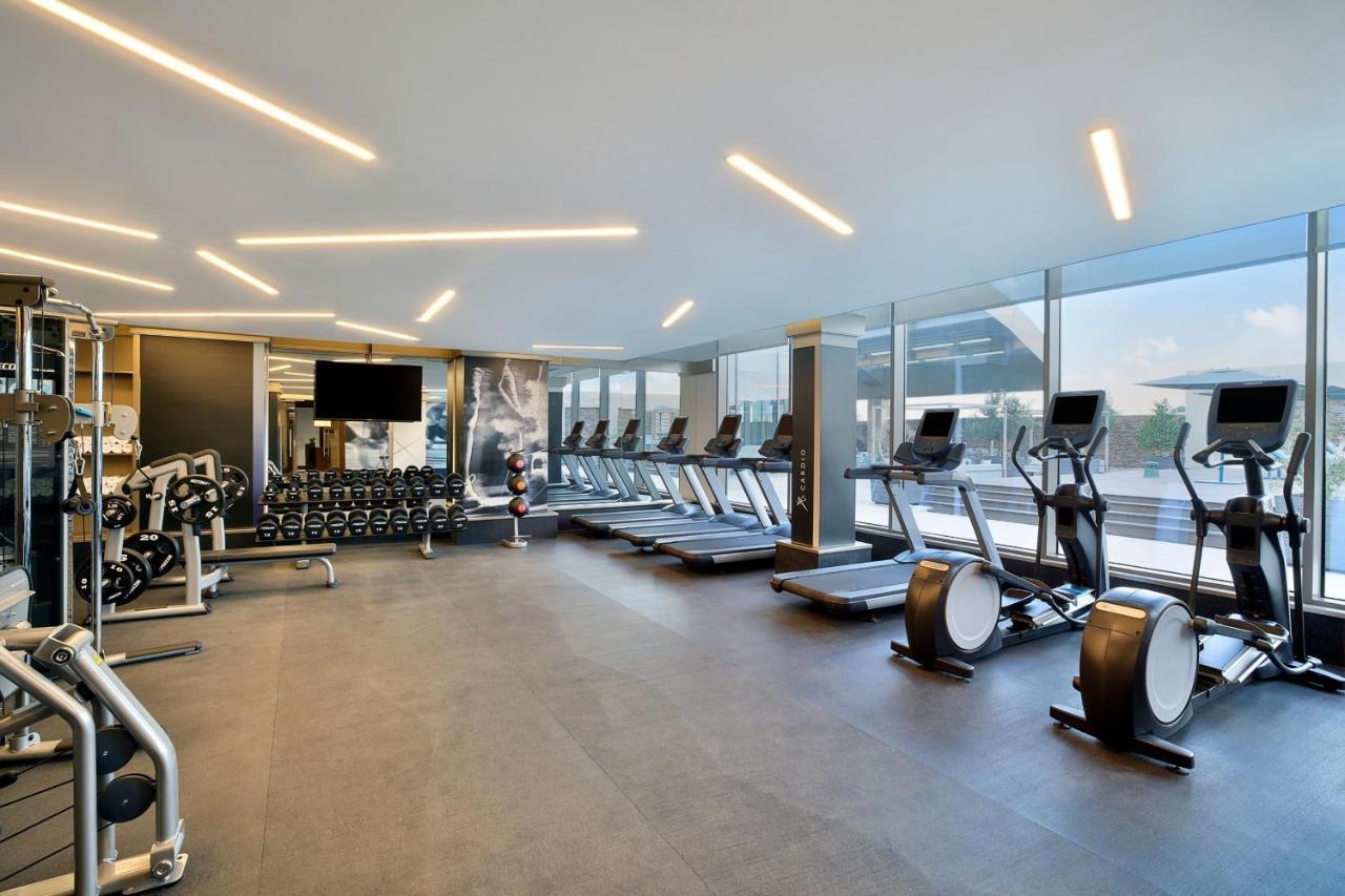 Jeddah Marriott Hotel Madinah Road Экстерьер фото The gym at the hotel