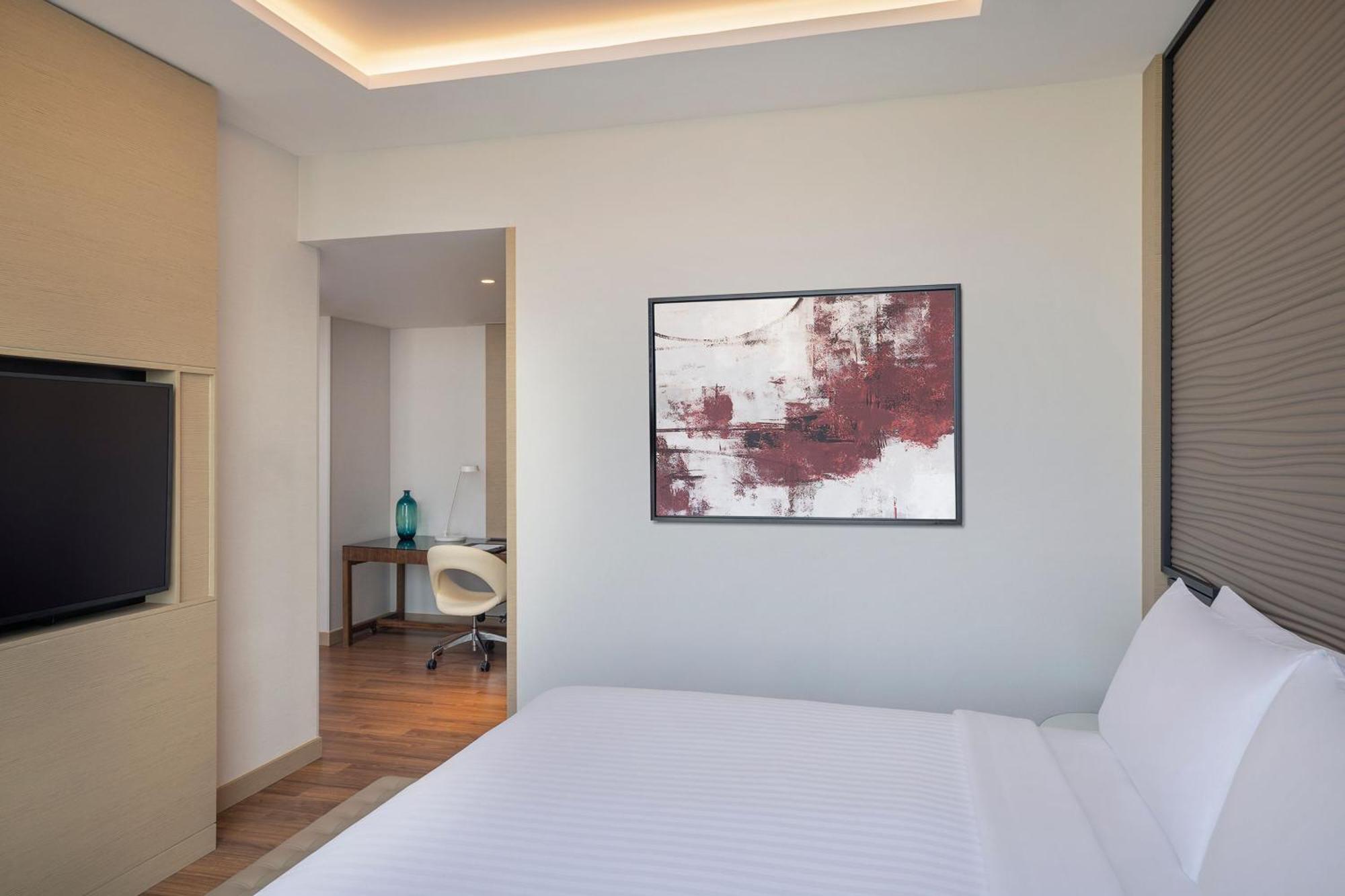 Jeddah Marriott Hotel Madinah Road Экстерьер фото A bedroom at the hotel